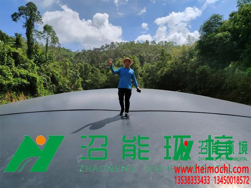 廣東河源市紫金縣3000立方黑膜沼氣池成功產(chǎn)沼氣
